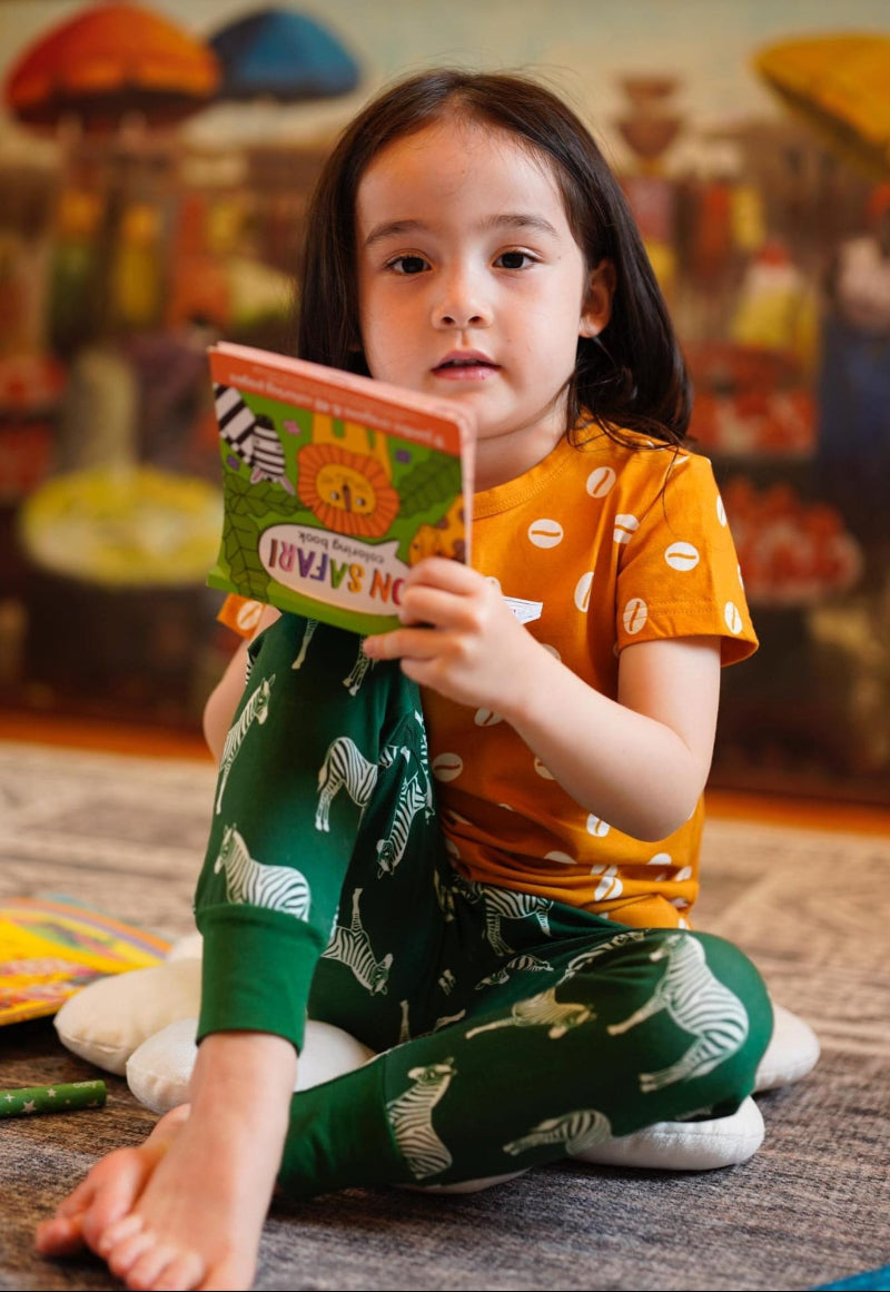 TODDLER WEARING JOGGERS AND TSHIRT FROM KENDIKDIS